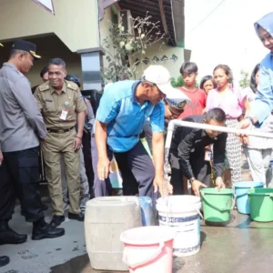 Sambut Hari Bhayangkara, Polres Kota Tegal Bantu Warga Atasi Krisis Air Bersih Sambut Hari Bhayangkara, Polres Kota Tegal Bantu Warga Atasi Krisis Air Bersih