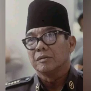 Soekarno, Peci, dan Identitas Bangsa Soekarno, Peci, dan Identitas Bangsa