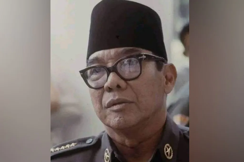 Soekarno, Peci, dan Identitas Bangsa