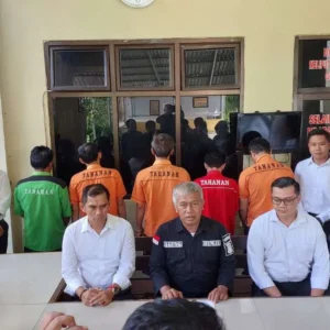Tertangkap Tangan, 6 Orang Pengunjal BBM di Bengkulu Diciduk Polisi Tertangkap Tangan, 6 Orang Pengunjal BBM di Bengkulu Diciduk Polisi