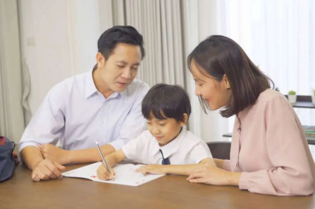 10 Tips Parenting untuk Membantu Anak Mengembangkan Kemandirian