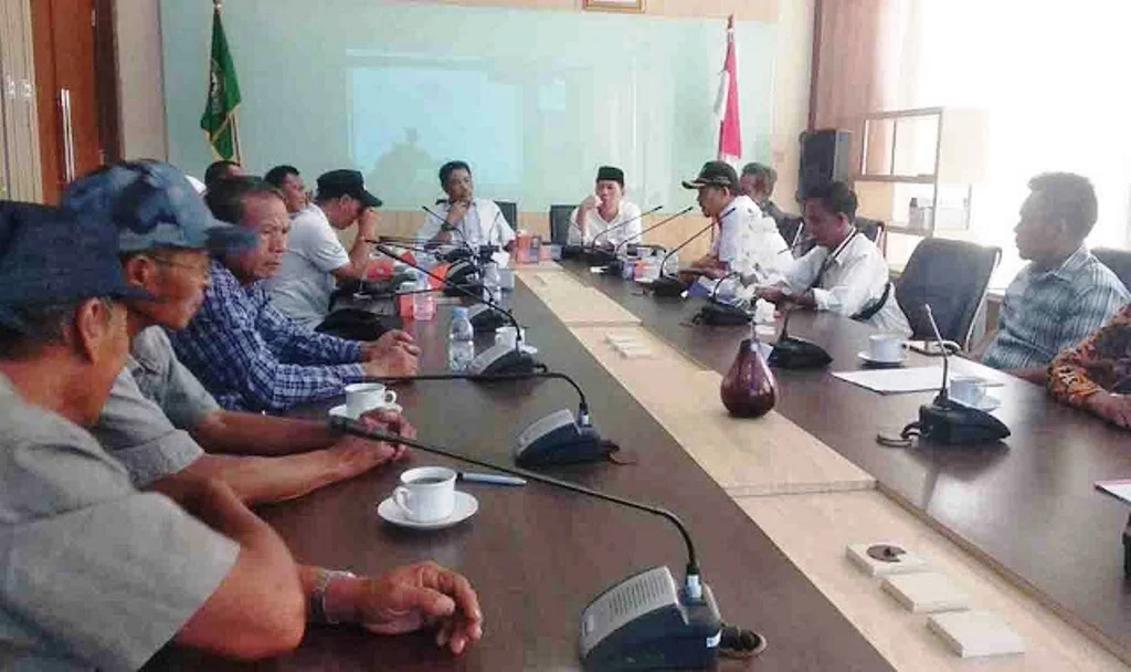 Komisi II DPRD Provinsi Bengkulu Didatangi Warga 5 Kecamatan