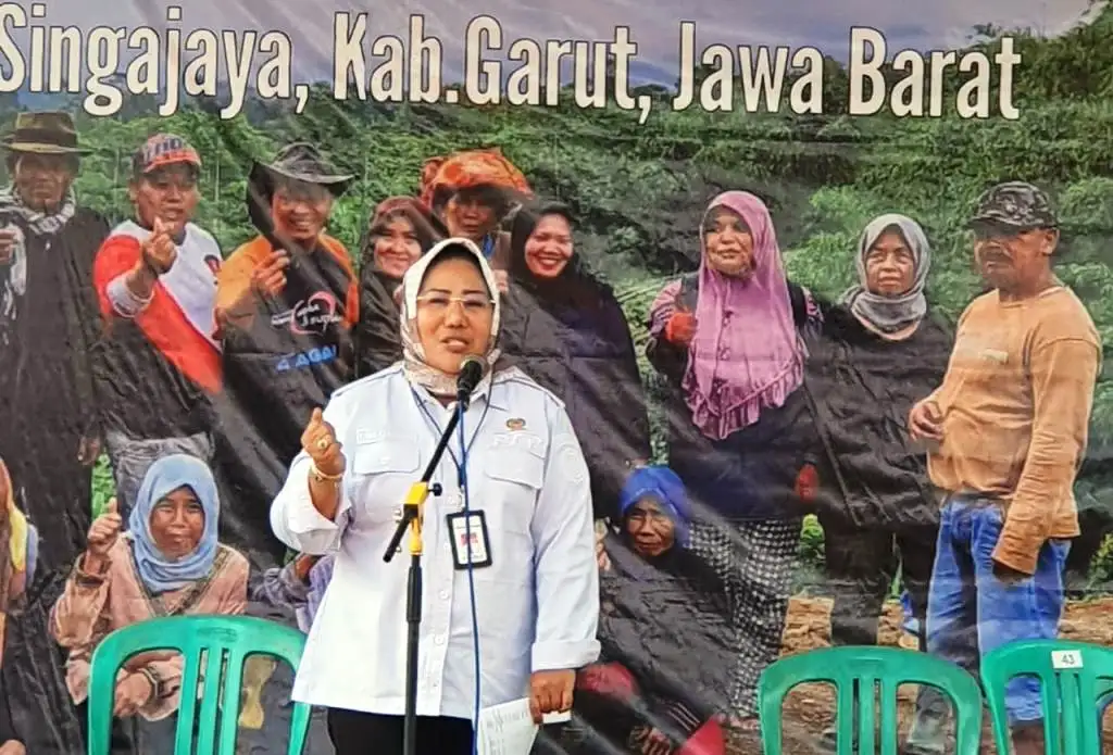 Direktur Pembiayaan Pertanian Tinjau Langsung Panen Porang di Garut