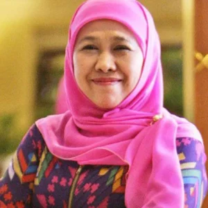 Ditanya Soal Langkah Politik 2024, Ini Jawaban Khofifah Indar Parawansa Ditanya Soal Langkah Politik 2024, Ini Jawaban Khofifah Indar Parawansa Terkait Dugaan Korupsi Kemensos 2015, Khofifah Dilaporkan ke KPK