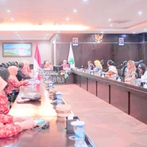 Kerajinan Tangan Kota Batu Pikat Puluhan Perwakilan DWP Ditjen Keuangan Daerah Kemendagri RI