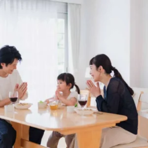 Mendukung Pertumbuhan Emosional Anak: Tips untuk Mengembangkan Kecerdasan Emosi Perayaan Hari Keluarga Nasional, Tips Membangun Keluarga Bahagia dan Berkualitas