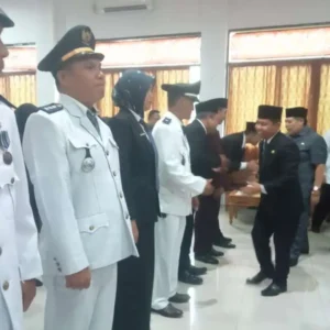Pemkab Lebong Lantik 18 Pejabat Administrasi Baru untuk Tingkatkan Kualitas Pelayanan Publik Pemkab Lebong Lantik 18 Pejabat Administrasi Baru untuk Tingkatkan Kualitas Pelayanan Publik