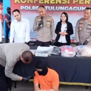 Polres Tulungagung Ungkap Pelaku Pembunuhan Pasutri di Ngantru Polres Tulungagung Ungkap Pelaku Pembunuhan Pasutri di Ngantru