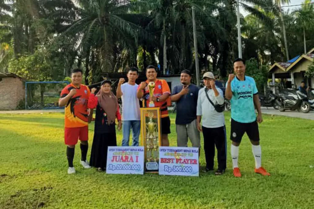 Usai Turnamen Sepak Bola Air Bulu Cup, Roni Pasla Siap Dukung Fasilitas Olahraga