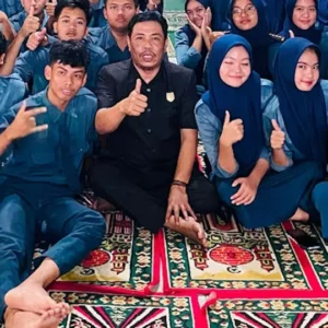 Usin Lakukan Sosialisasi Internet CAKAP di SMAN 7 Kota Bengkulu