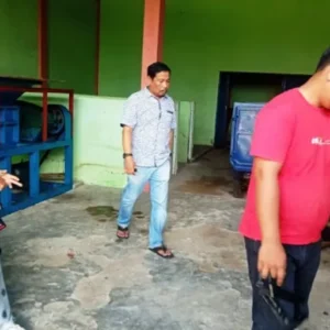 Usin Sembiring Cek Sarana Pengelolaan Sampah Usin Sembiring Cek Sarana Pengelolaan Sampah