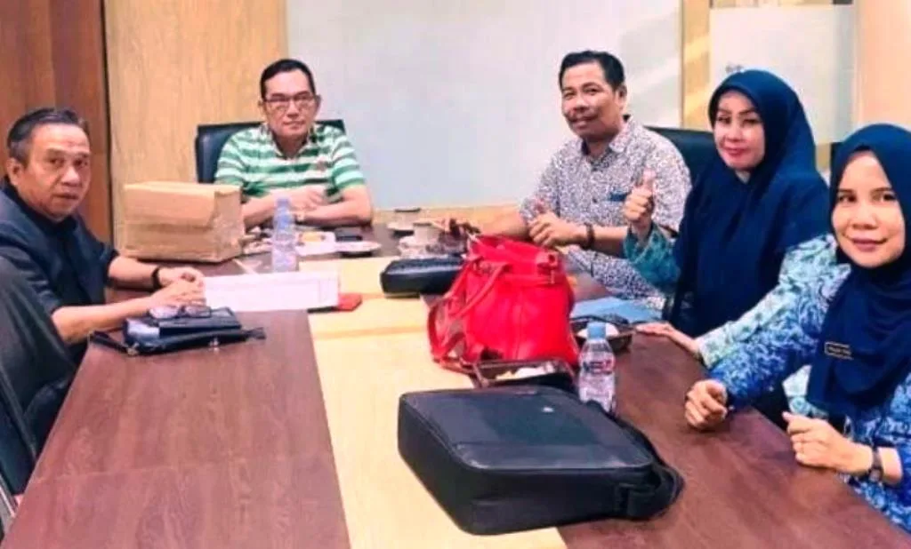 Usin Sembiring Sambut Kedatangan Sejumlah Guru
