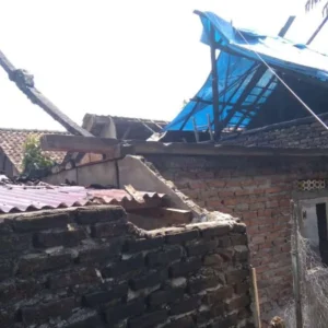 Akibat Korsleting Listrik, Rumah Warga Padang Binjai Alami Kebakaran