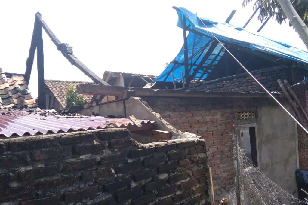 Akibat Korsleting Listrik, Rumah Warga Padang Binjai Alami Kebakaran