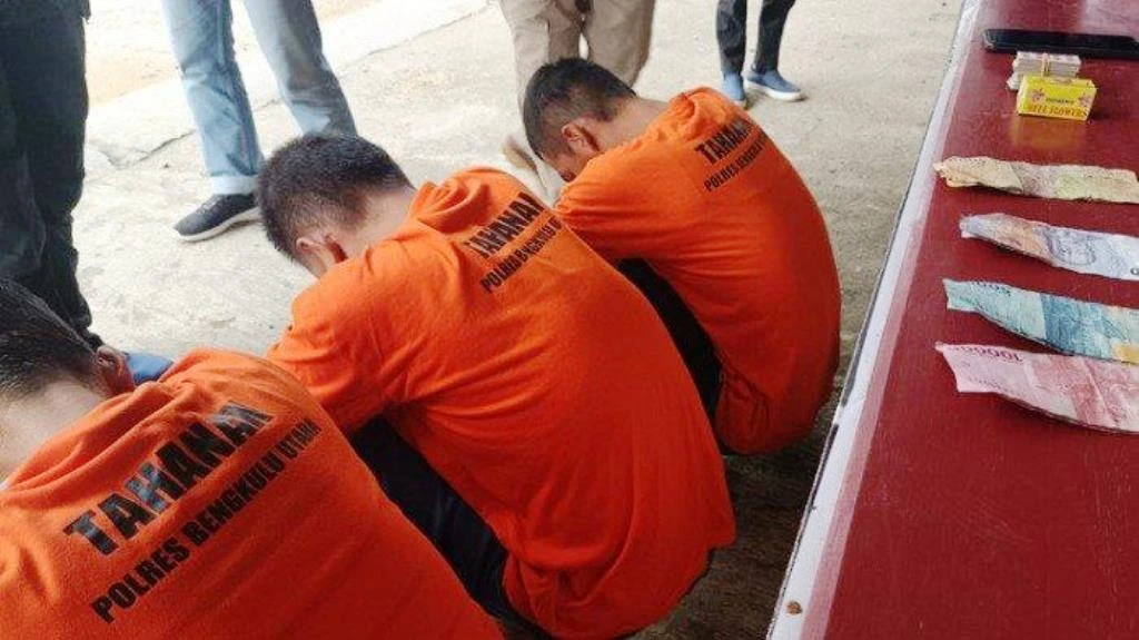 Asik Judi Qiu-qiu, Kades Lubuk Gedang Digerebek Polisi