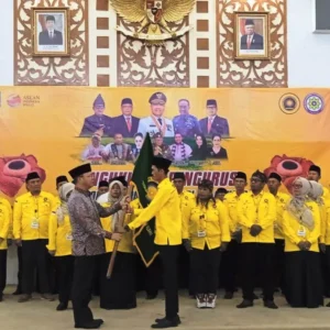 Gubernur Rohidin Kukuhkan Pengurus Yayasan Pengobatan Terapi Air Cahaya Provinsi Bengkulu Gubernur Rohidin Kukuhkan Pengurus Yayasan Pengobatan Terapi Air Cahaya Provinsi Bengkulu