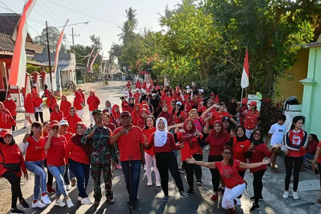 HUT RI Ke-78, Pemdes Bacem Gelar Senam Kreasi dan Bazar UMKM