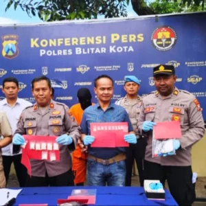 Saat konferensi pers