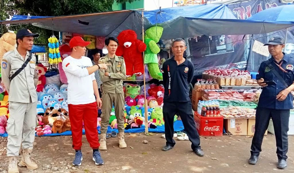 Jelang Hari Kemerdekaan, Satpol PP Kaur Tertibkan Pedagang Lapangan Merdeka
