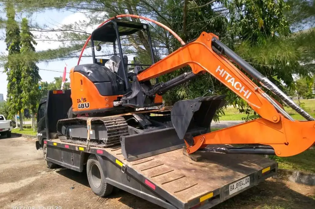 Majukan Pembangunan, PUPR Mukomuko Beli Ekskavator Mini