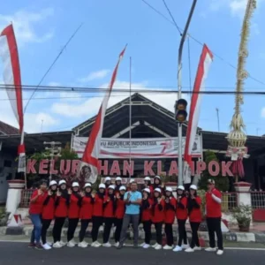 Meriahkan HUT RI ke-78, LPMK Klampok Ikut Lomba baris umum