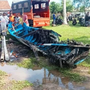 Mesin Jenset Meledak, 1 Nelayan Selamat 1 Belum Ditemukan