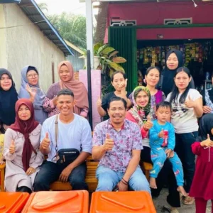 Olah Sampah, Usin dan Ibu-Ibu Kader Lingkungan Nongkrong Bareng