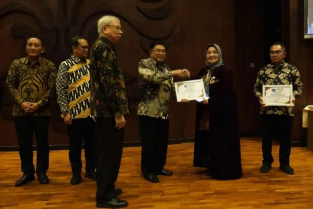 Pemkot Blitar Raih Penghargaan Kota Paling Berkelanjutan dari UI GreenCityMetric