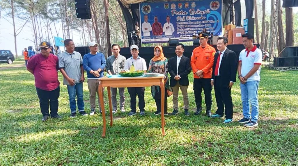 Pengurus PWI dan IKWI Resmi Dilantik, Ali: Siap Dukung Pembangunan Daerah