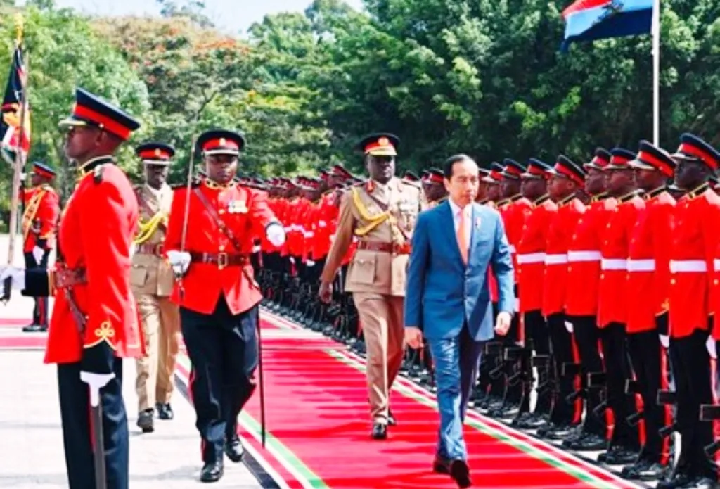 Presiden Jokowi Ditegur Tentara Kenya Saat Upacara Kenegaraan, Ada Apa?