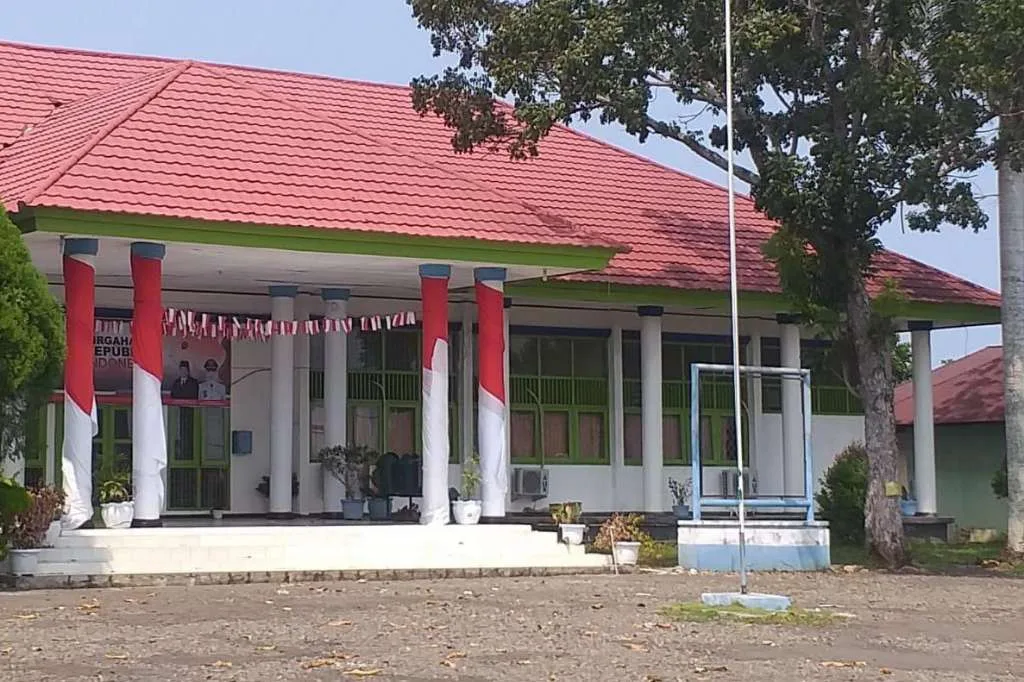 Tak Pasang Bendera HUT RI, Camat Muara Bangkahulu Dibebastugaskan