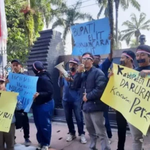 Terkait Pembatasan Pertanyaan, Wartawan Blitar Raya Protes Minta Keterbukaan dari Bupati