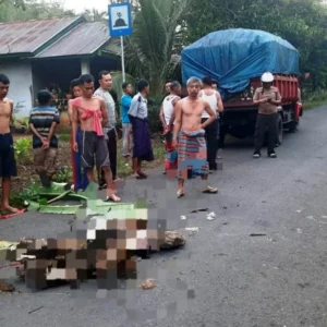 Tragis, Hindari Pejalan Kaki Pengendara Motor Tewas di Tempat Tragis, Hindari Pejalan Kaki Pengendara Motor Tewas di Tempat