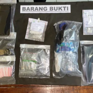 2 Pelaku Penyalahgunaan Narkoba Berhasil Ditangkap, Ini Sejumlah Barang Buktinya 2 Pelaku Penyalahgunaan Narkoba Berhasil Ditangkap, Ini Sejumlah Barang Buktinya