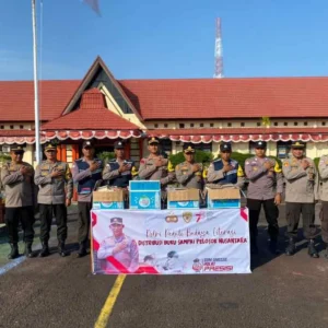 Bagikan Buku, Ini Pesan Kapolres Kaur  