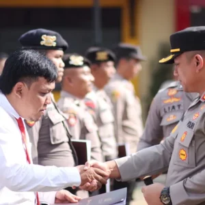 Berprestasi dan Berdedikasi, 18 Anggota Dapat Penghargaan Dari Kapolres Blitar Kota Berprestasi dan Berdedikasi, 18 Anggota Dapat Penghargaan Dari Kapolres Blitar Kota