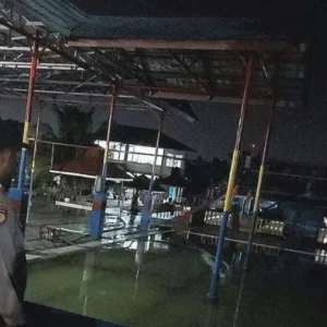Bocah 10 Tahun Ditemukan Sudah Tak Bernyawa di Kolam Renang Hamtian Bocah 10 Tahun Ditemukan Sudah Tak Bernyawa di Kolam Renang Hamtian