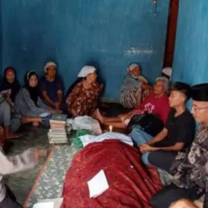 Jatuh Dari Pohon Kepala Hantam Tanah, Nyawa Warga RL Tak Terselamatkan Jatuh Dari Pohon Kepala Hantam Tanah, Nyawa Warga RL Tak Terselamatkan