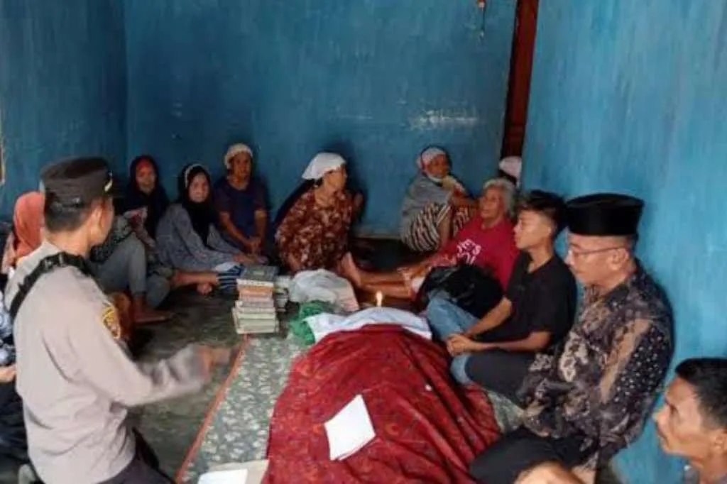 Jatuh Dari Pohon Kepala Hantam Tanah, Nyawa Warga RL Tak Terselamatkan