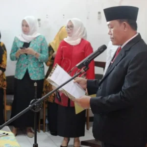 Kadis Dikbud Provinsi Saidirman Buka Pemberhentian dan Pengangkatan Kepala Sekolah Kadis Dikbud Provinsi Saidirman Buka Pemberhentian dan Pengangkatan Kepala Sekolah