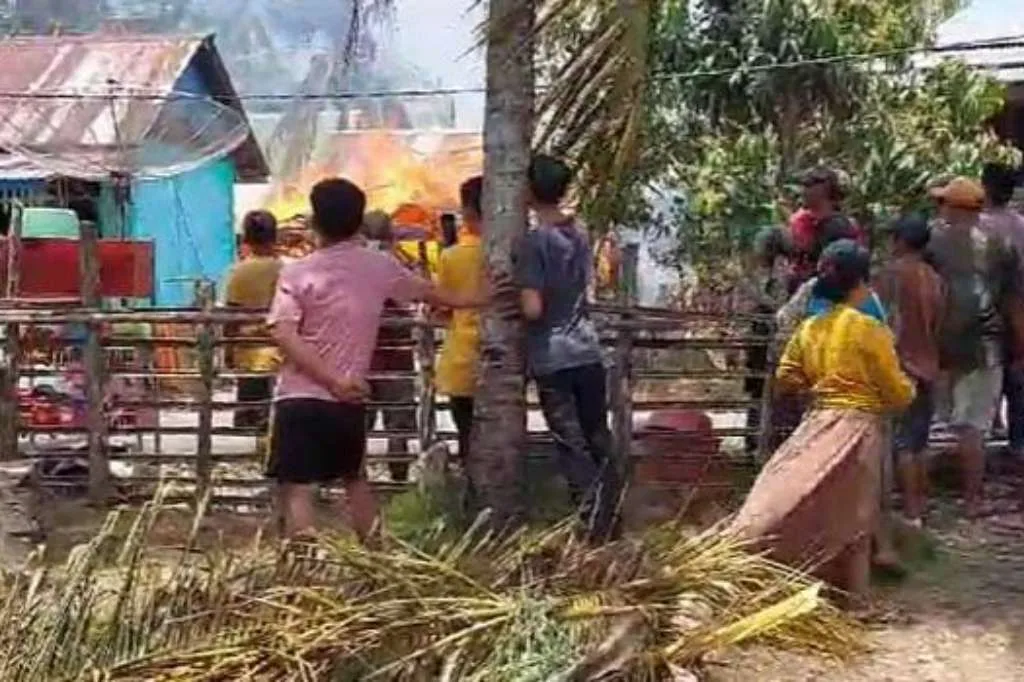 Kebakaran di Pagar Gading Hanguskan 2 Unit Rumah