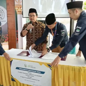 Permudah Pendaftaran Haji dan Umroh, Bank Muamalat dan Ponpes Maftahul Umum Tandatangani MOU