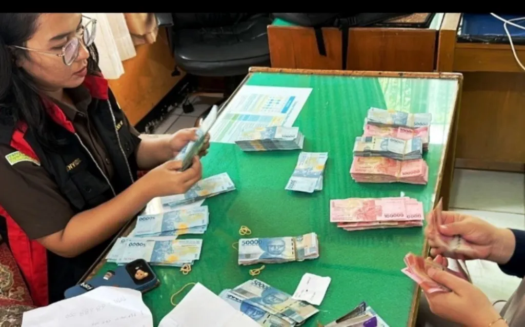 Sidak KPU, Kejari Kaur Periksa Dokumen