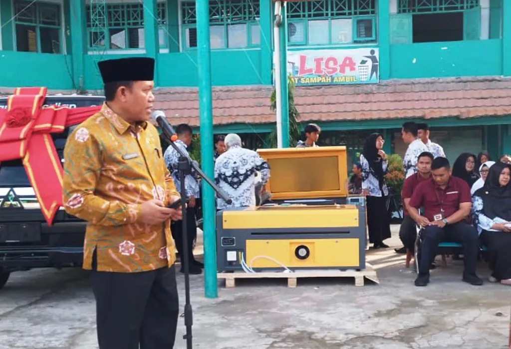 SMKN 1 Kota Bengkulu Terima Bantuan, Saidirman: Terimakasih Bapak Presiden