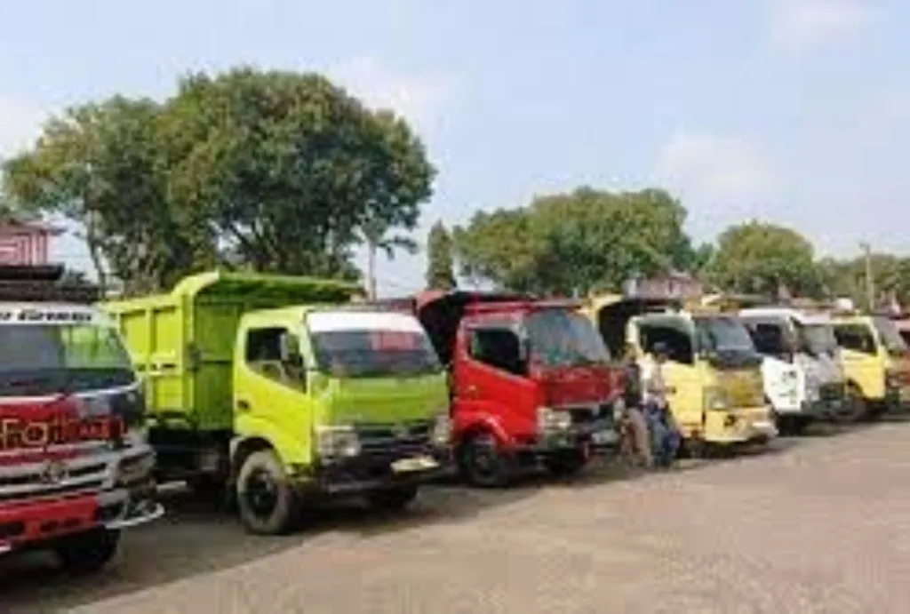 Solar Langka dan Code QR Terblokir, Ratusan Supir Truk Gelar Demo