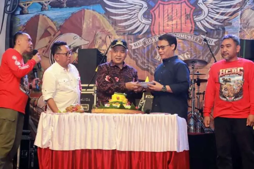 Sosialisasi Cukai di Anniversary HCBC Malang, Wakil Ketua MPR dan Bupati Hadir