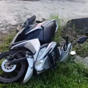 Tergeletak di Depan Cafe Dikira Motor Curian, Ternyata Tergeletak di Depan Cafe Dikira Motor Curian, Ternyata