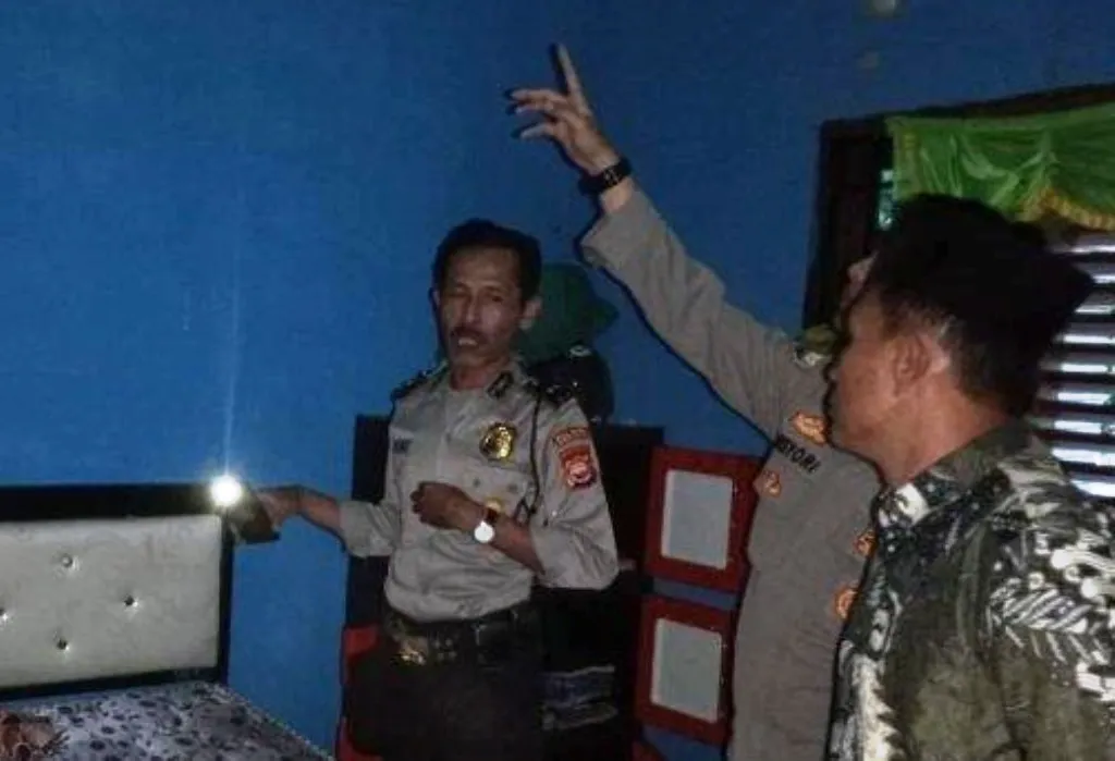 Warga Seginim Temukan Suami Gantung Diri di Kamar Anaknya