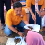Blusukan ke Pasar Kutau Manna, Kata Bang Usin Pemerintah Harusnya Gini Loh