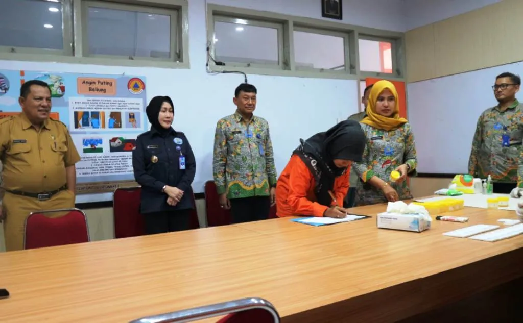 BNN Tulungagung Sidak Tes Urine Sekolah dan Instansi Pemerintah